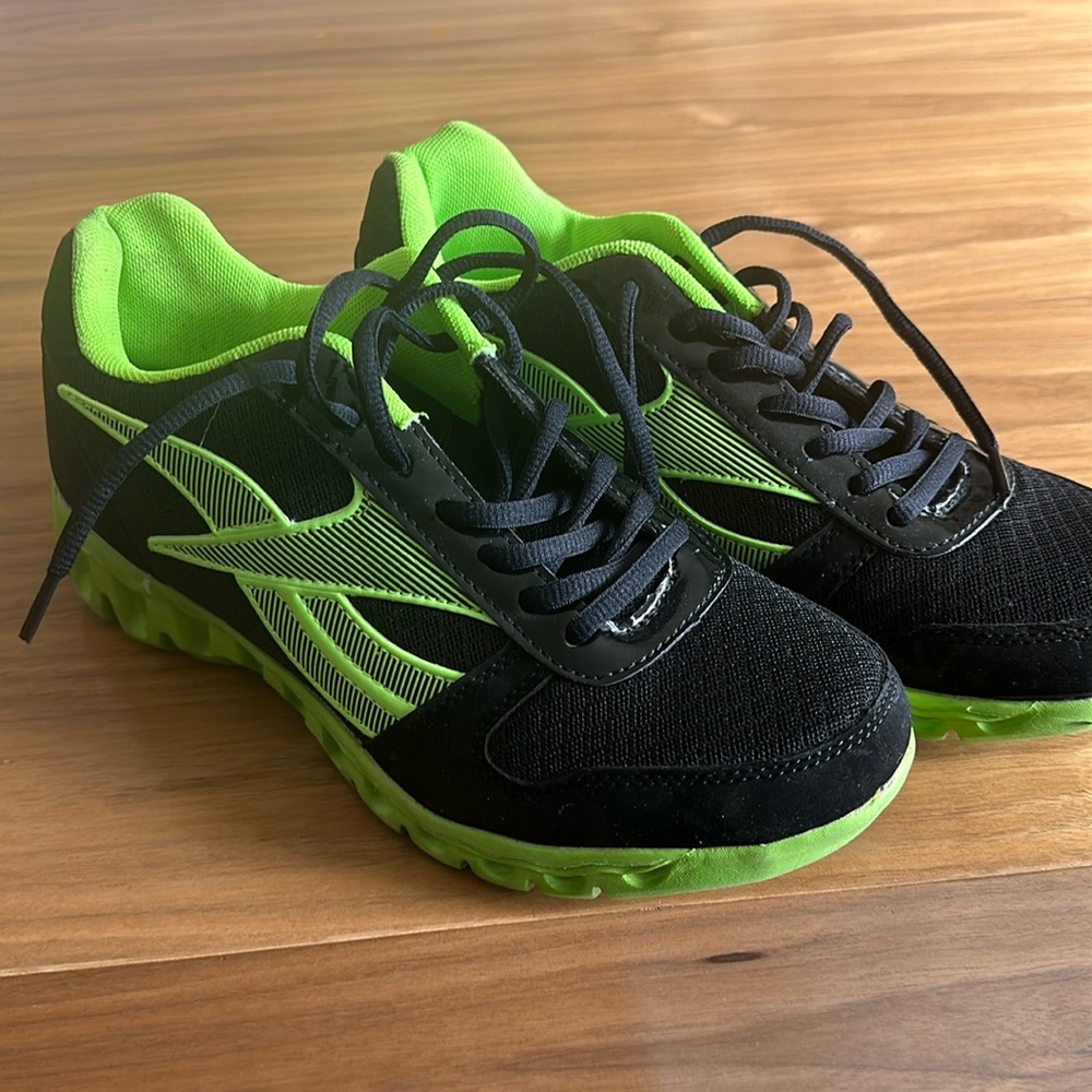 Ermax black and green sneakers
